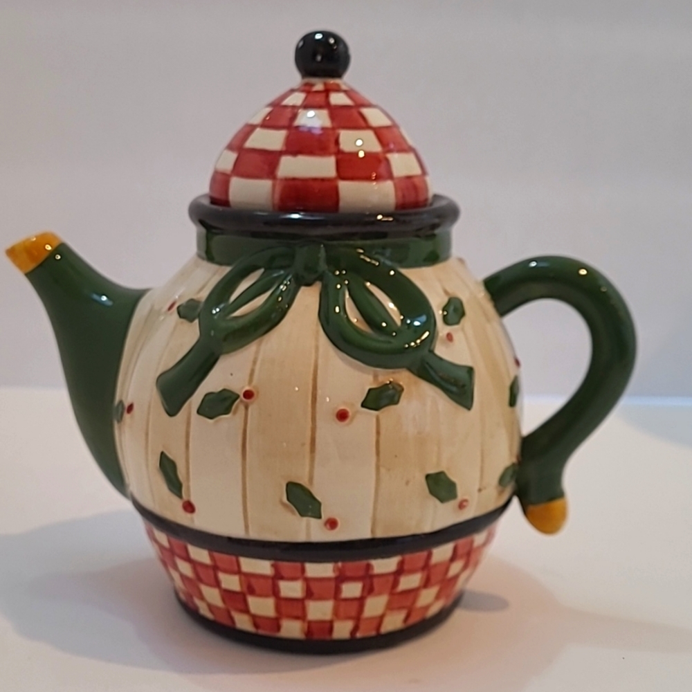 Debbie Mumm teapot